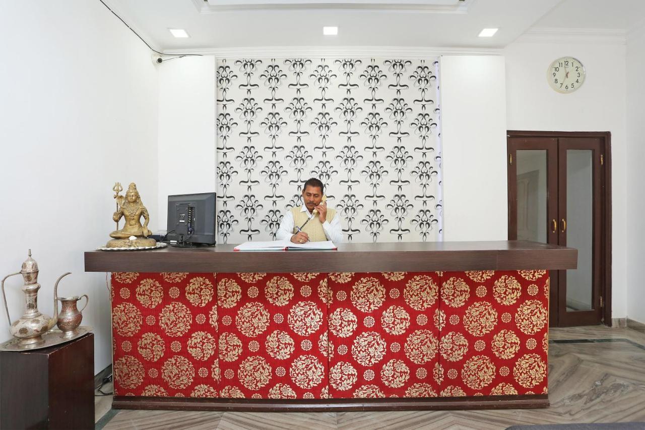 קג'ורהו Oyo 2877 Hotel Narayana Palace מראה חיצוני תמונה
